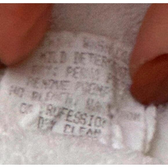 🆕NEW LISTING🆕 The Robe Works - Picture 8 of 10